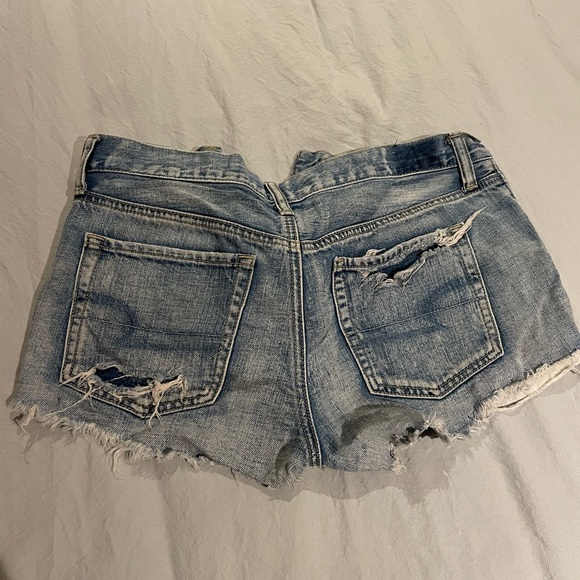 Size 6 US American Eagle ripped blue Jean short - Picture 2 of 3